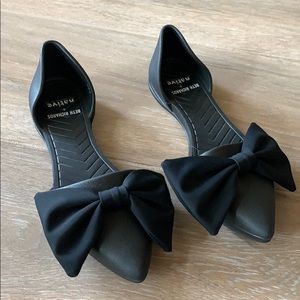 Native by Beth Richards pointy toe bow flats